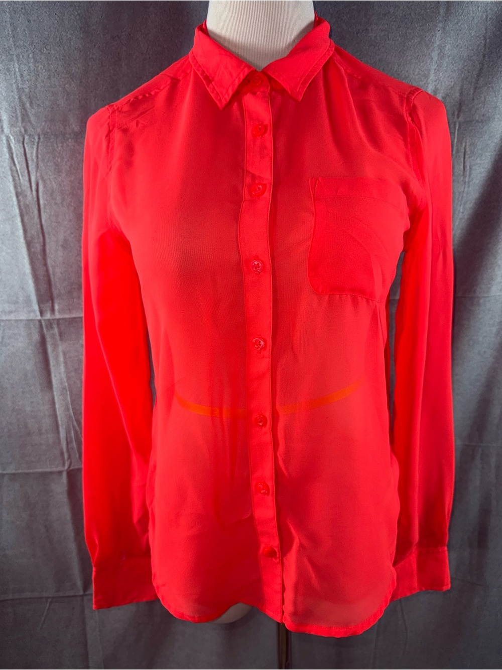 3199-American Eagle Outfitters Red Long-Sleeve Button-Down Shirt